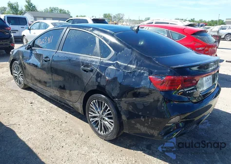 2022 Kia Forte Gt-Line z USA, uszkodzony, nr VIN 3KPF54ADXNE471396